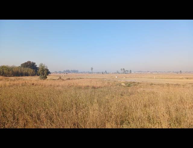 9,100M² VACANT LAND FOR SALE IN UNITAS PARK